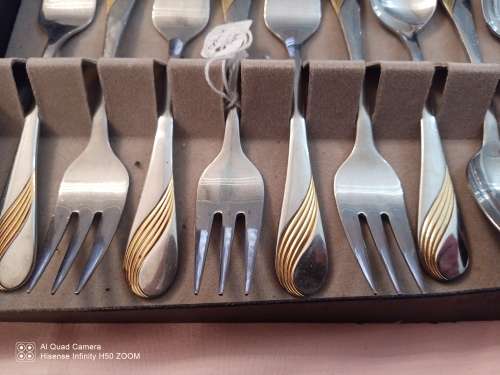 Eetrite 18/ Stainless steel -goldplated teaspoons and cake forks