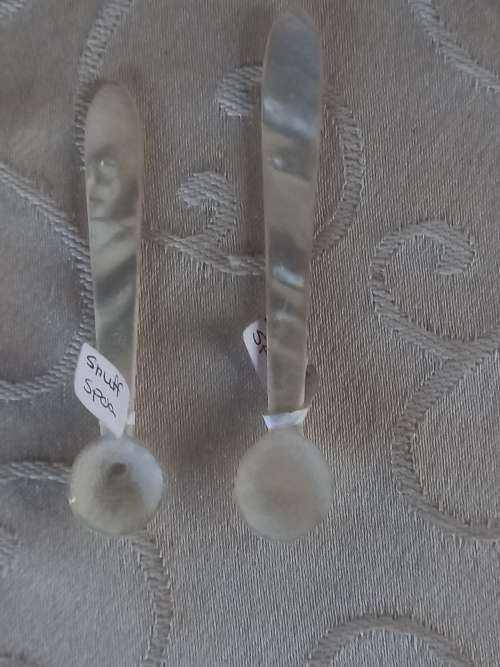 Pair of Mother of Pearl snuff spoons