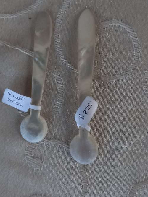 Pair of Mother of Pearl snuff spoons