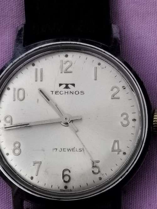 Mens Technos Circa 1970, 17 Jewels. Mechanical