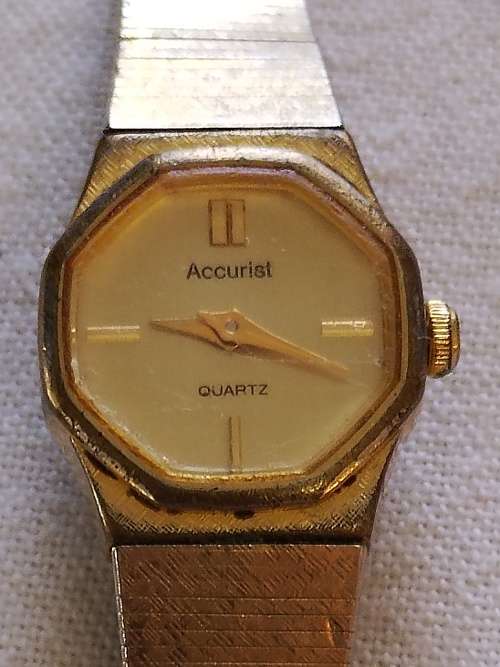Ladies Accurist quartz watch