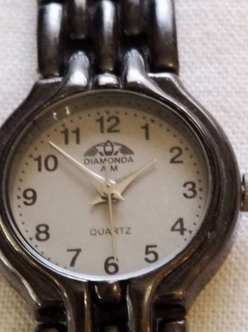 Ladies Diamonda quartz watch