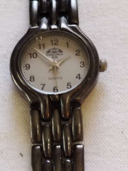 Ladies Diamonda quartz watch