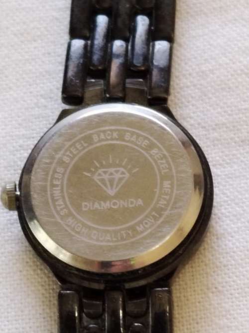 Ladies Diamonda quartz watch