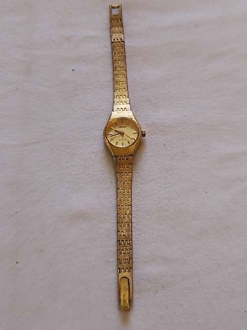 Ladies Avant quartz watch