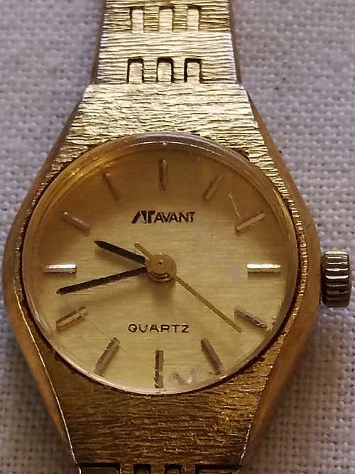 Ladies Avant quartz watch