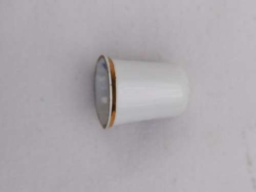Connoisseur, Fine Bone China Made in England Thimble