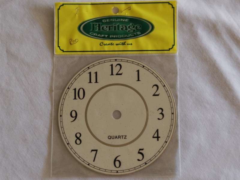 Clock: Small Quartz white metal dial - 130mm