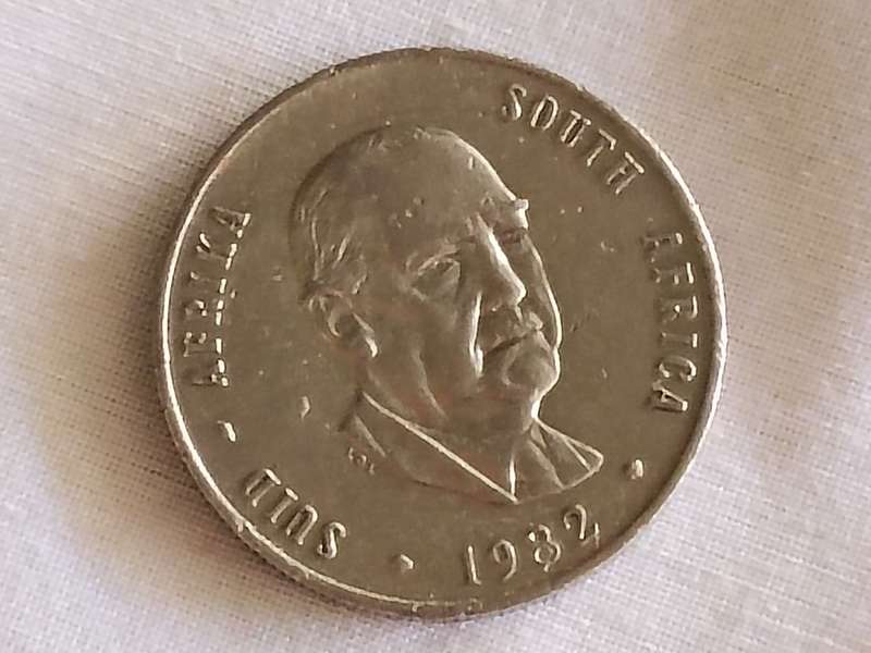 R1 1982 Coin