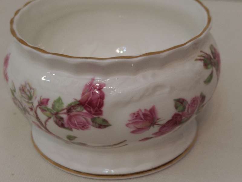 Aynsley Elizabeth Rose Fine Bone China, Made in England Sugar/ jam bowl
