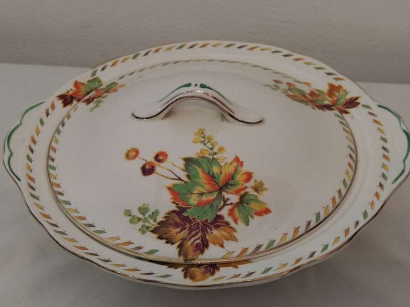 Creampetal Grindley England Serving bowl with lid