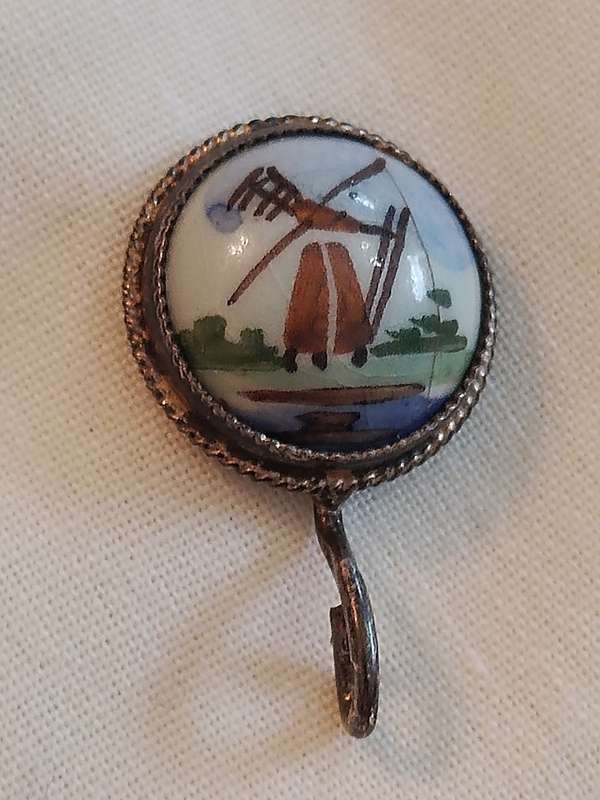 Dutch Pendant