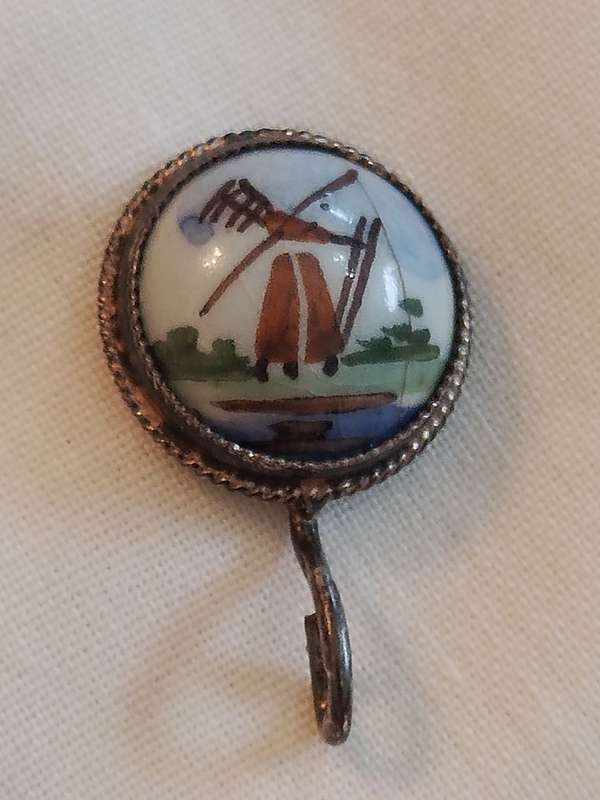 Dutch Pendant