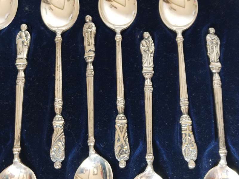 Set x12 Apostle Tea Spoons. Each spoon is different