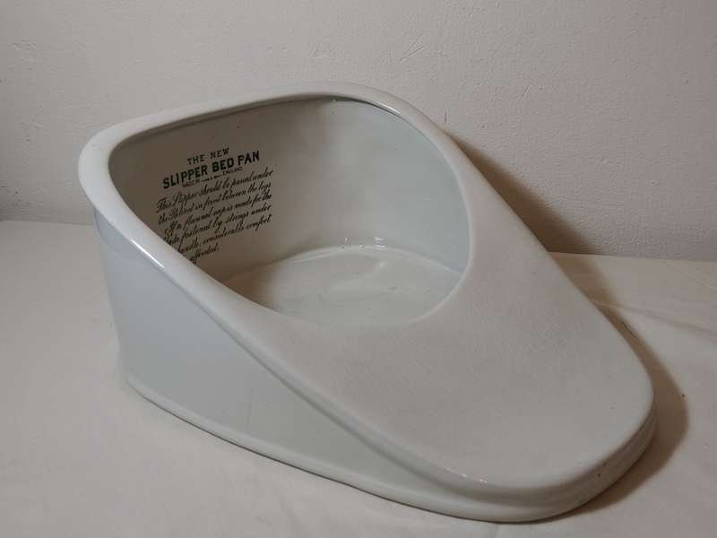 Slipper bed Pan