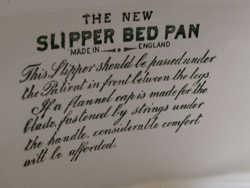 Slipper bed Pan