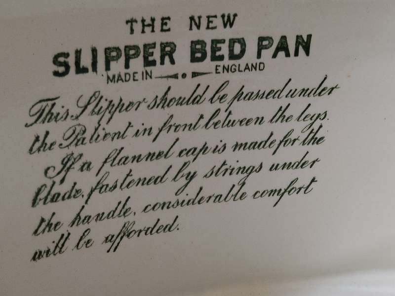 Slipper bed Pan