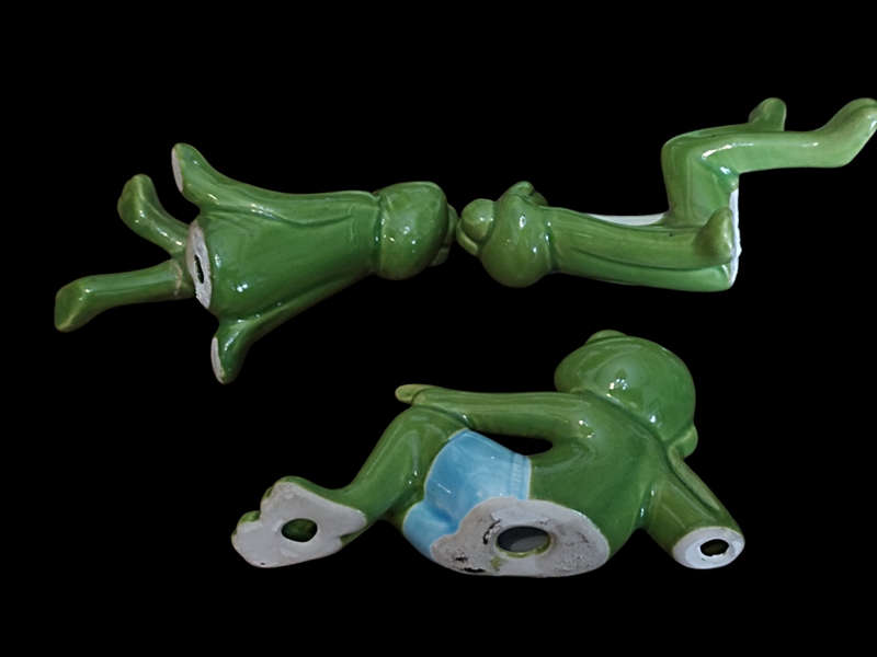 x3 Vintage Frogs