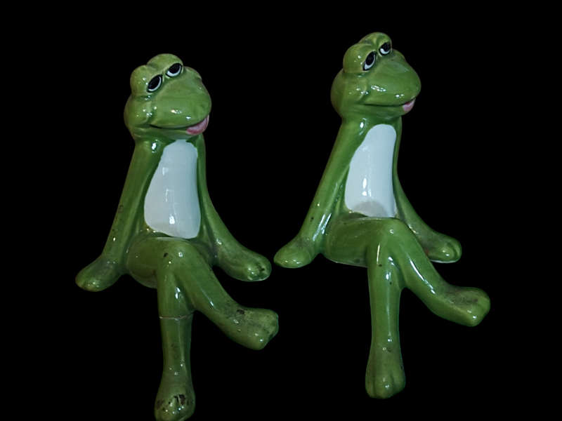 x3 Vintage Frogs