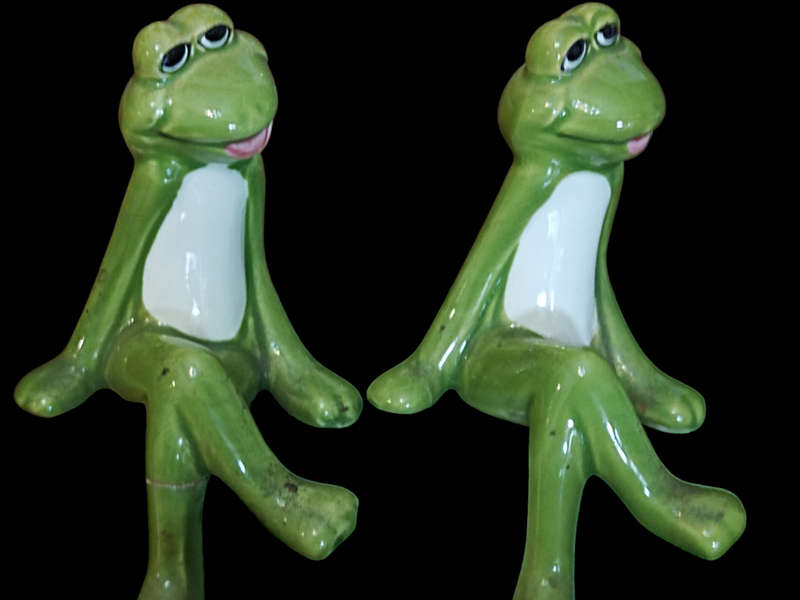 x3 Vintage Frogs