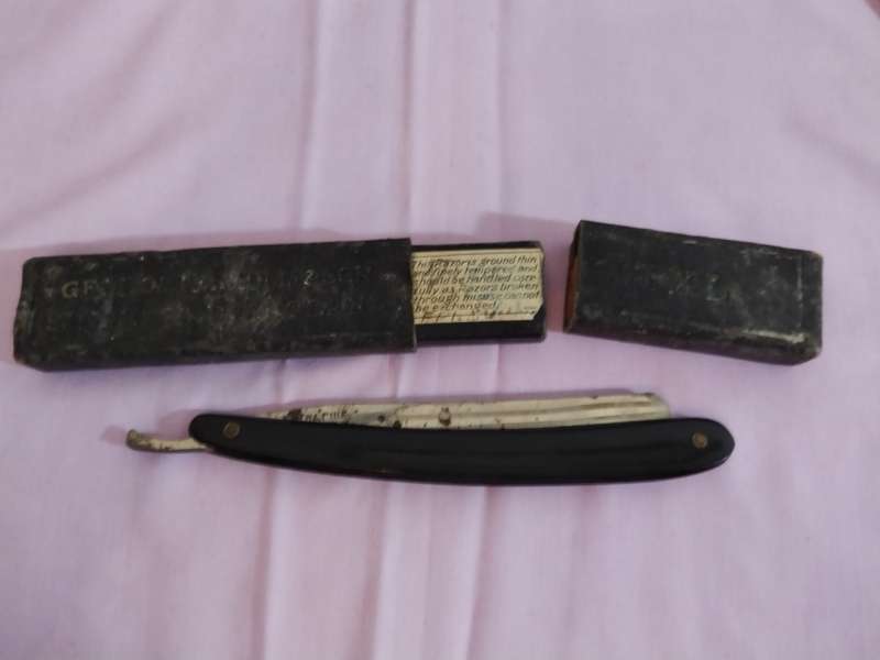 Vintage Earth Cut Throat Razor