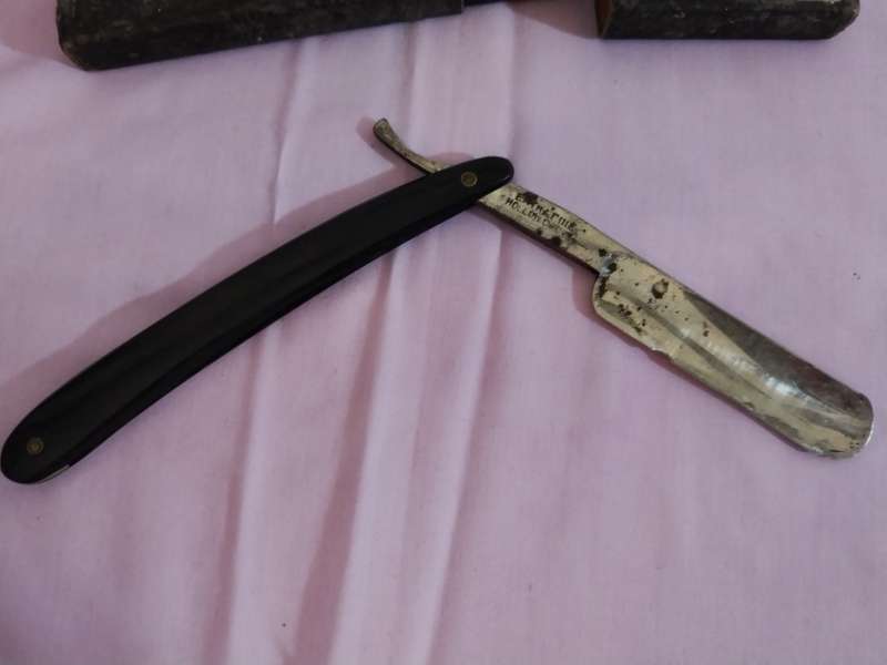 Vintage Earth Cut Throat Razor