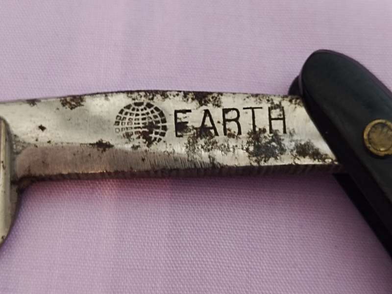 Vintage Earth Cut Throat Razor