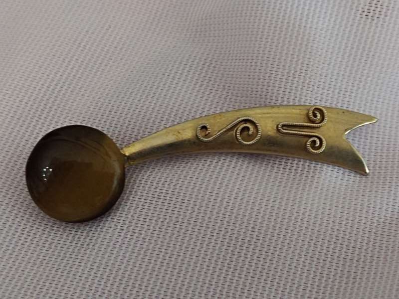 Vintage Tiger eye brooch