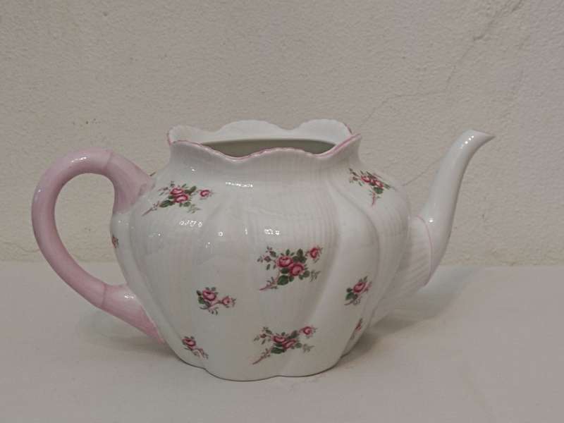 Dainty Bridal Rose Shelley Teapot - No lid
