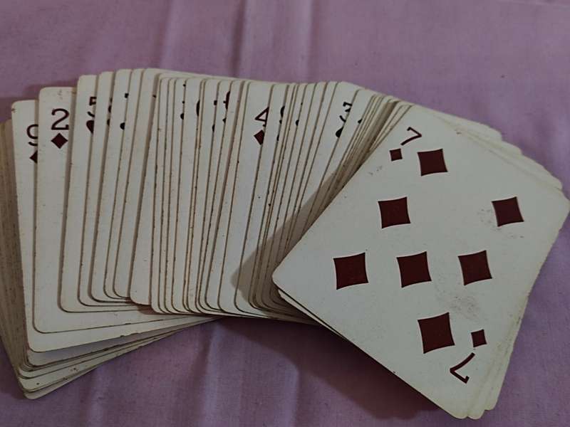 Broadway Seconds, Playing cards