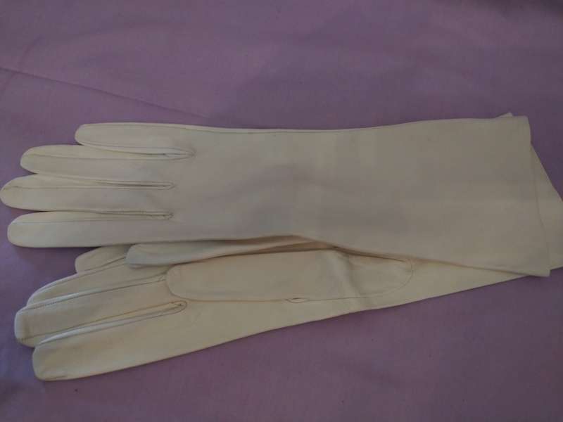 Pair of Vintage Leather gloves