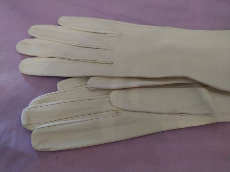 Pair of Vintage Leather gloves