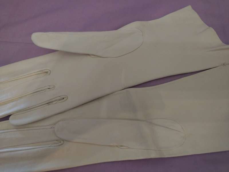Pair of Vintage Leather gloves