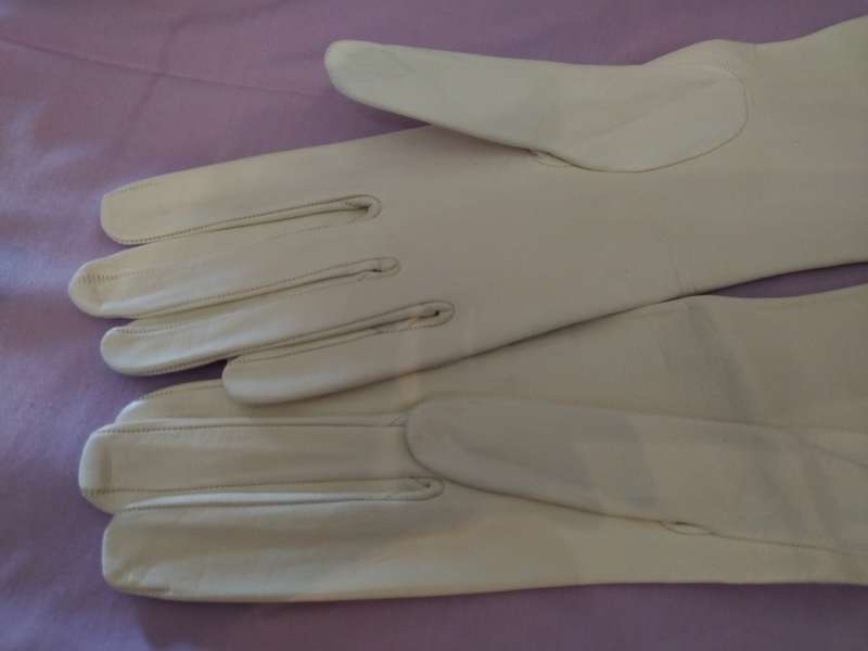 Pair of Vintage Leather gloves
