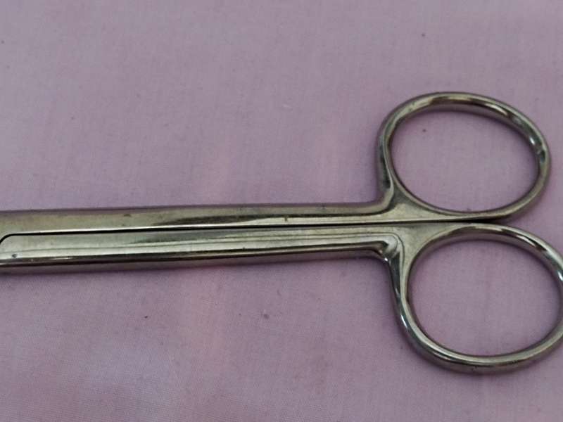 Medical Stainless steel Scissors (a)
