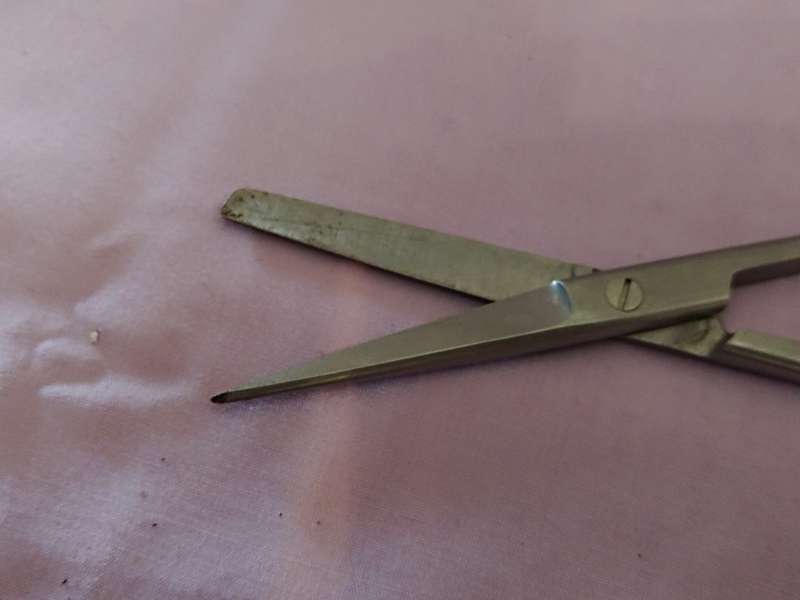 Medical Stainless steel Scissors (b)