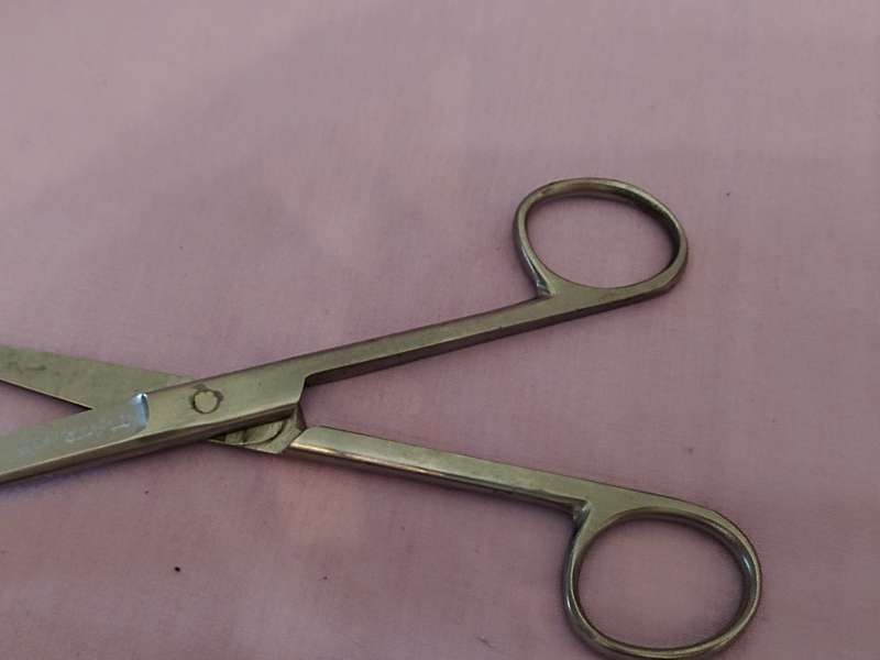 Medical Stainless steel Scissors (b)