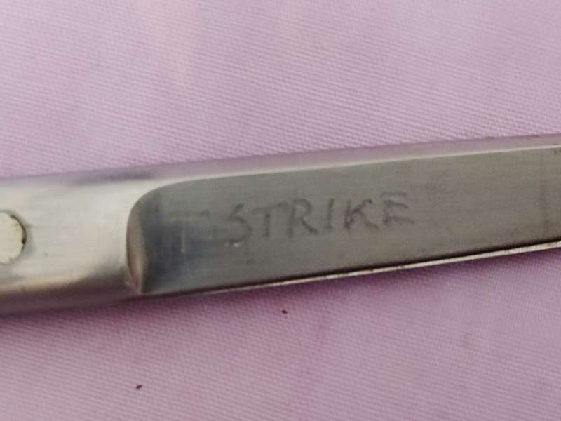 Medical Stainless steel Scissors (b)
