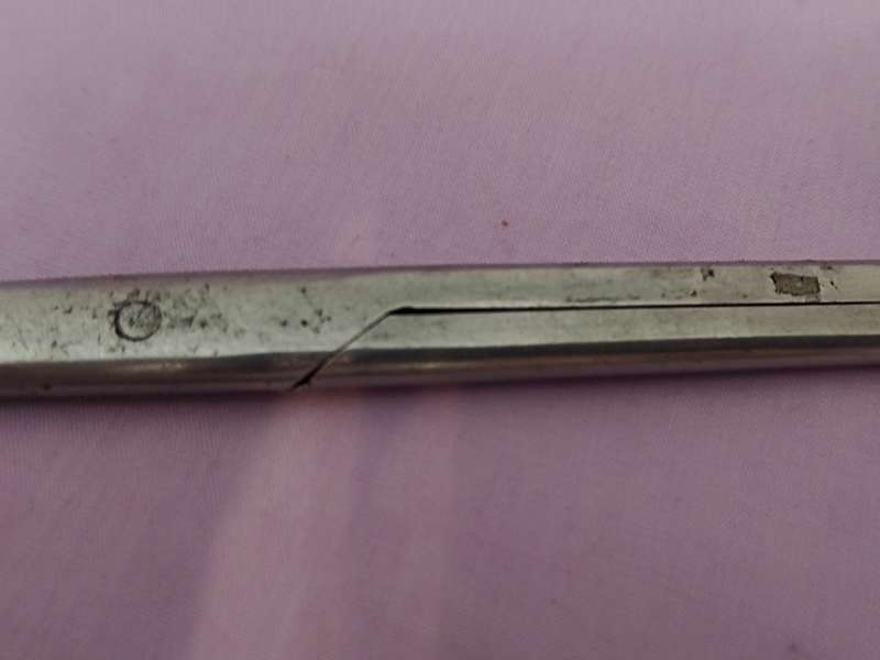 Medical Stainless steel Scissors (d)