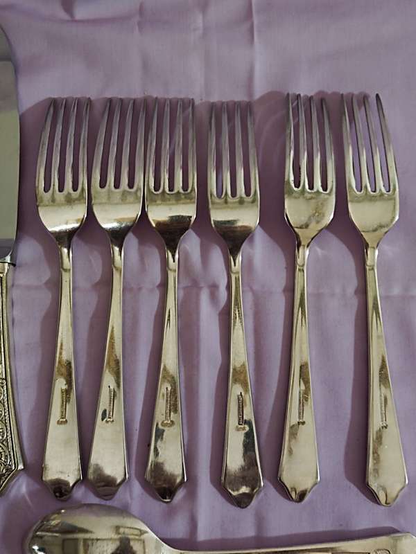 Newbridge EPNS A1 18 Piece Cutlery Set Made in Irish Republic