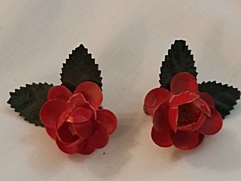 Circa 1950 Plastic Roses earrings