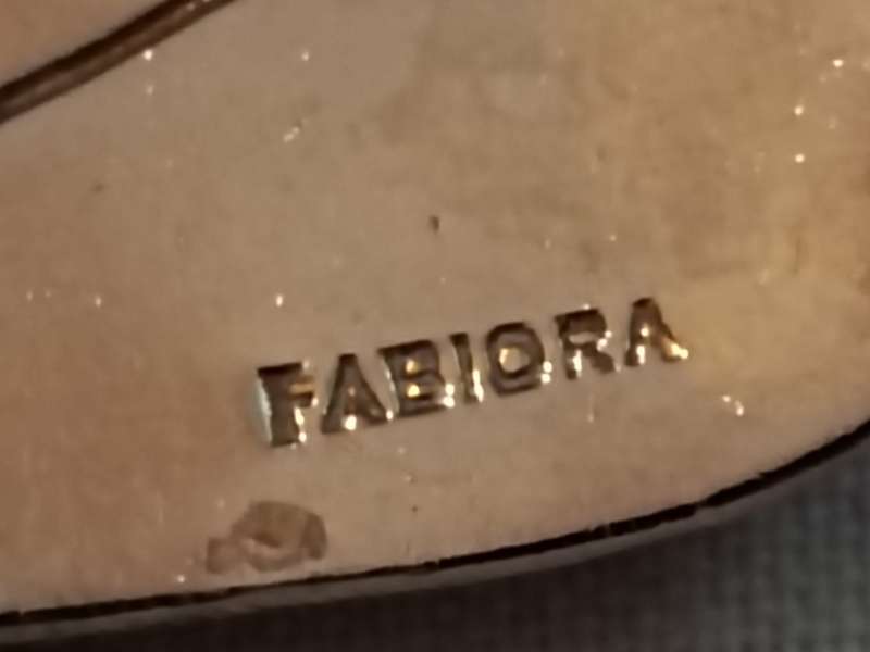 Fabiora Paris French Cake Lifter