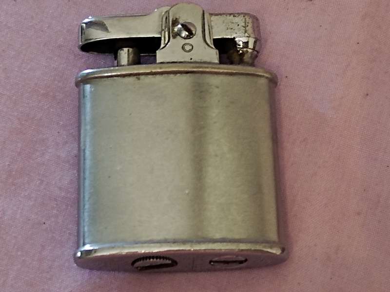 Ronson Made in England, U.S.Patre 19023 Lighter (a)
