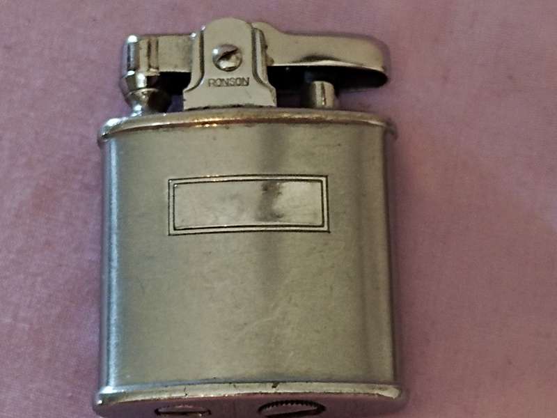 Ronson Made in England, U.S.Patre 19023 Lighter (a)