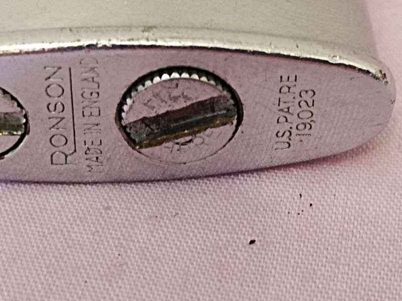 Ronson Made in England, U.S.Patre 19023 Lighter (a)