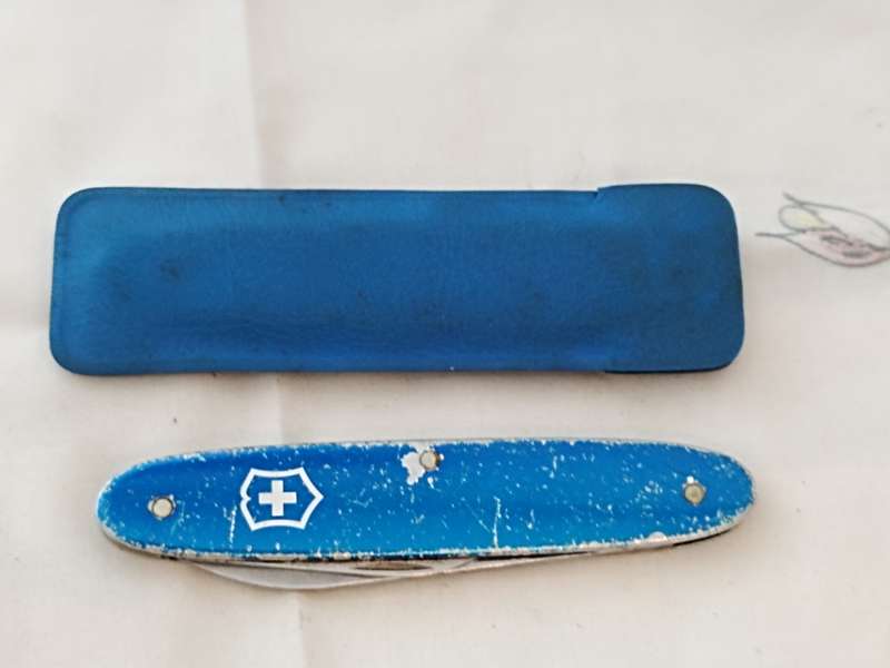 Victorinox Switzerland Stainless Rostfrei Blue Pocket Knife - Sanlam