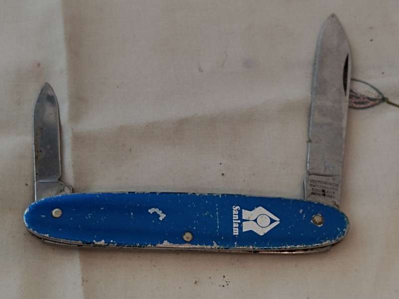 Victorinox Switzerland Stainless Rostfrei Blue Pocket Knife - Sanlam