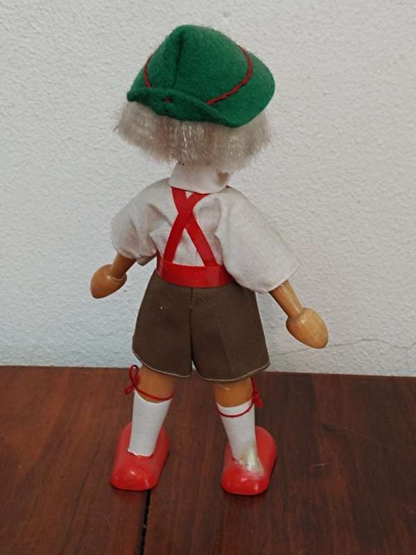 Vintage Folk Art Doll: Poland Wooden peg Dell