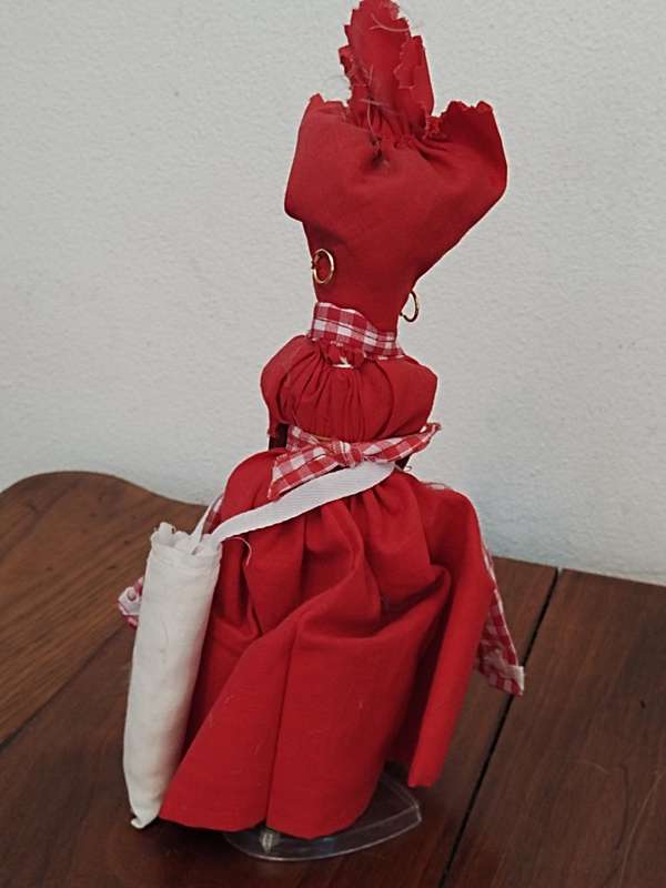 Vintage Folk Art Doll: Black Americana Praline Mammy New Orleans doll