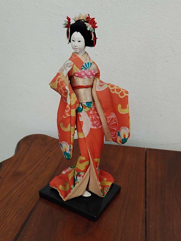 Vintage Folk Art Doll: Japanese Geisha